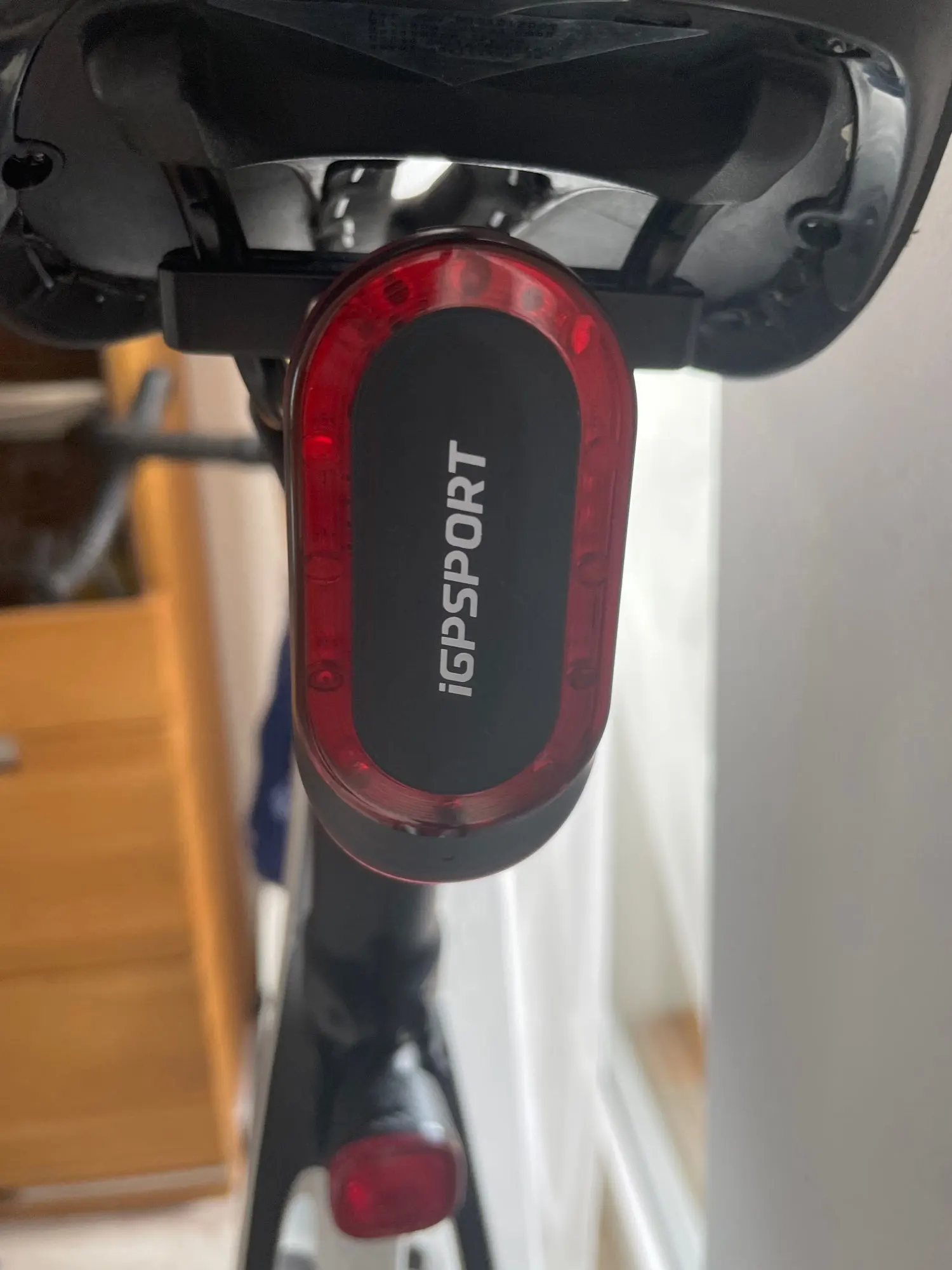 iGPSPORT SRmini Radar Tail Light Smart Rear Bike Light Brake Warning IPX7 Waterproof Cycling Taillight 7 Light Modes Tail Lamp photo review