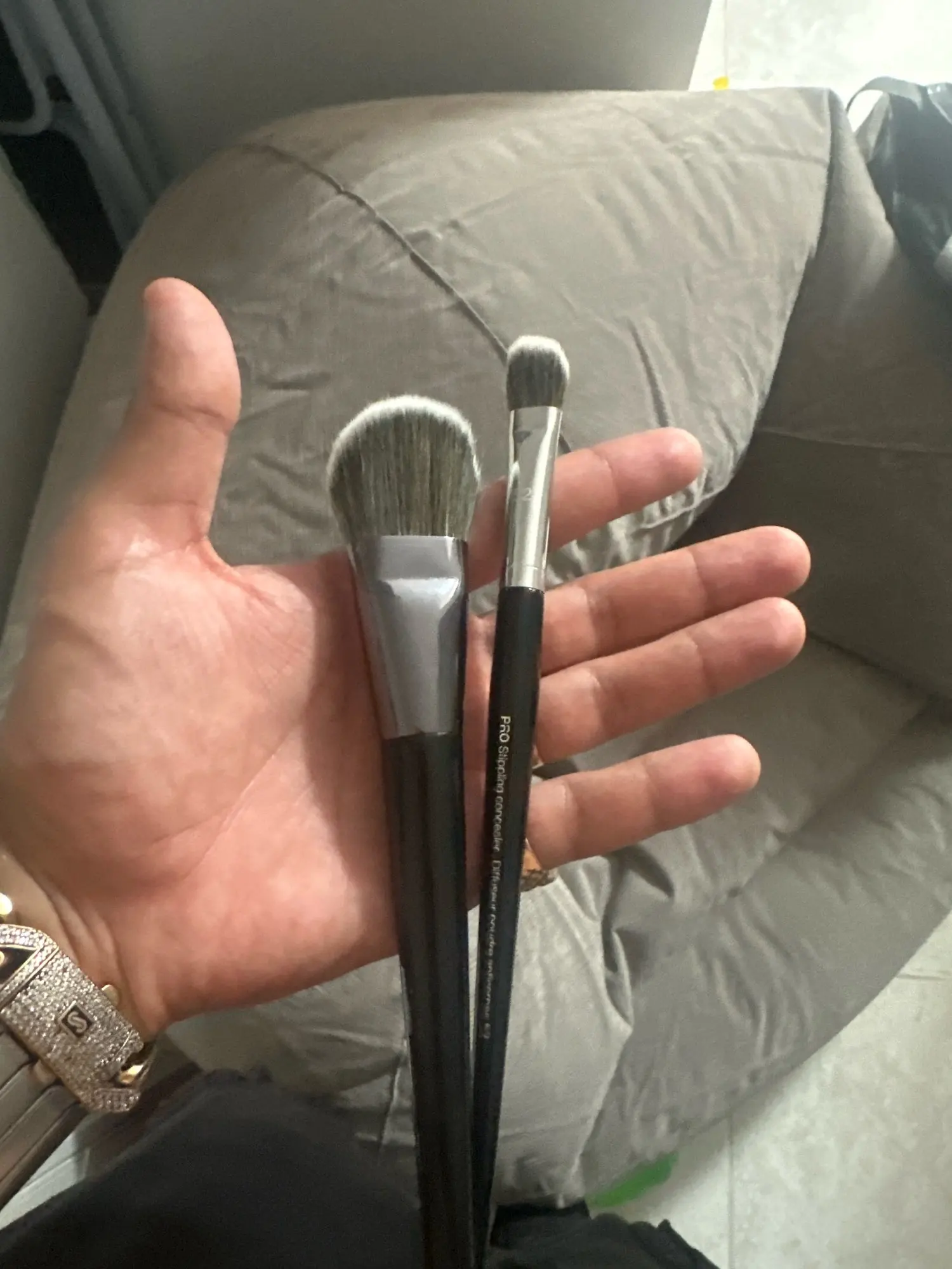 LOYBJ Professional Foundation Brush 47 Broom Head Liquid Foundation Shadow Concealer Brushes photo review
