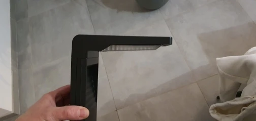 Borne solaire LED puissante design moderne