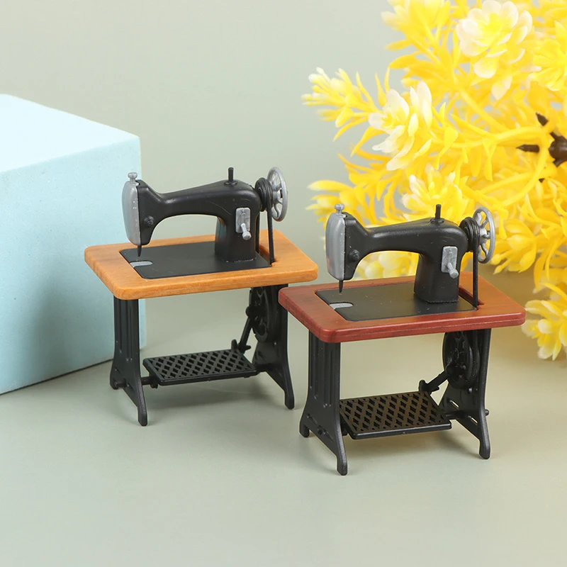 Dollhouse Decor Miniature Furniture Wooden Sewing Machine with Thread Scissors Accessories for Dolls House Kids Toys for Girls 2