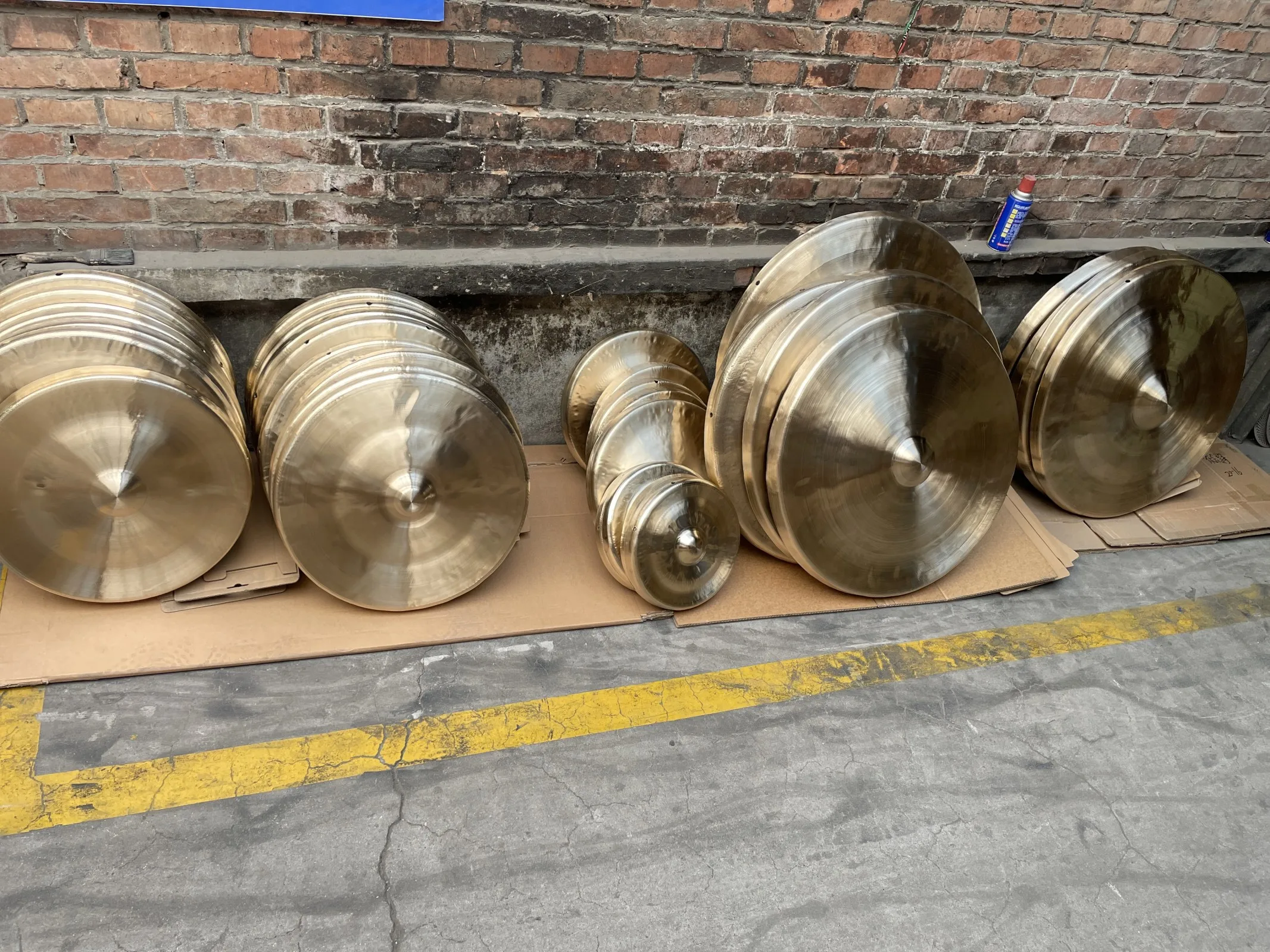 Arborea Desktop Gong 6-12 inch Bright Bossed Gong Set Nipple Bronze for Sound Healing and Meditation
