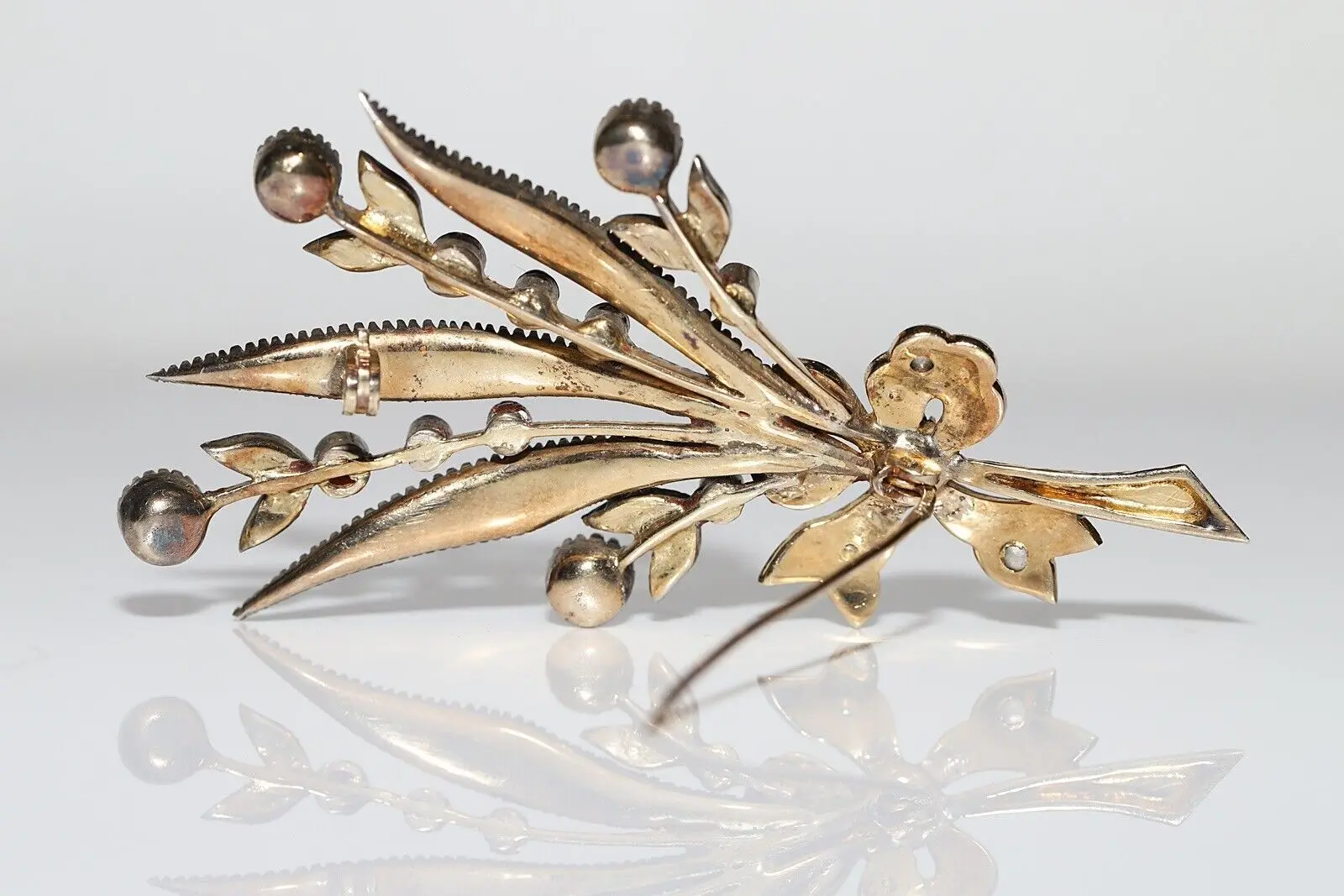 Рисунок 4 - Винтажная оригинальная брошь из
