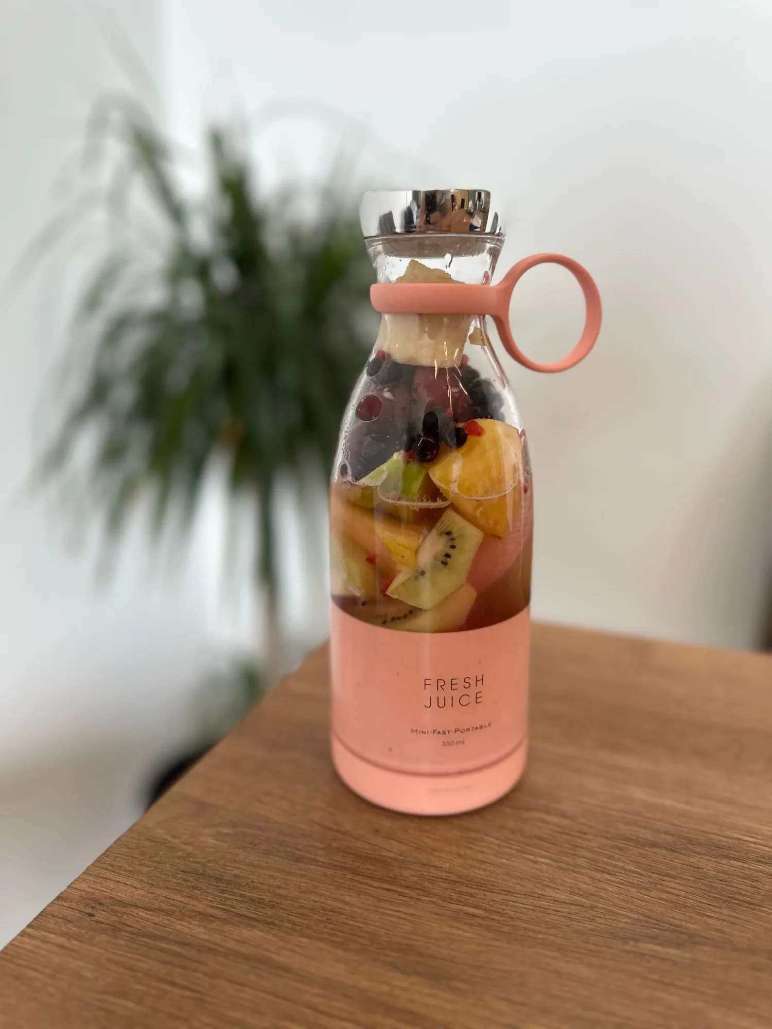 Portable Electric Juicer Blender Usb Mini Fruit Mixer (Hot Sale) photo review