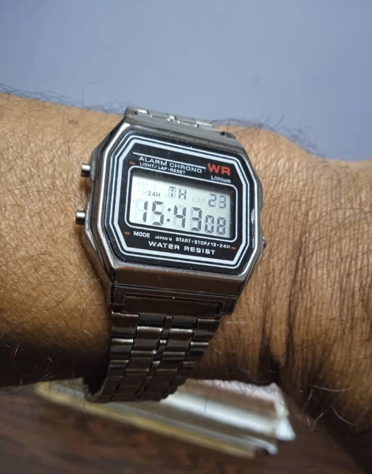 F91w relógio de luxo à prova dwaterproof água retro digital aço inoxidável esportes relógios militares das mulheres dos homens relógios de pulso eletrônicos photo review