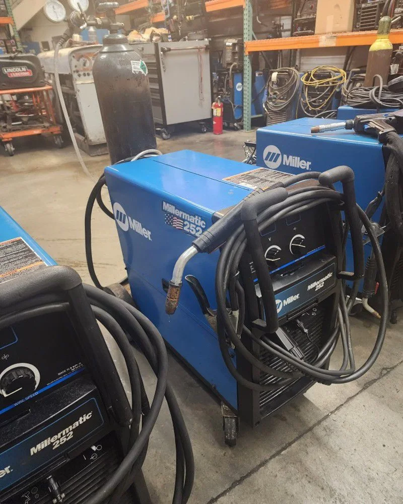 

Сейчас продавец DM! Сварочный аппарат Miller Millermatic 252 MIG