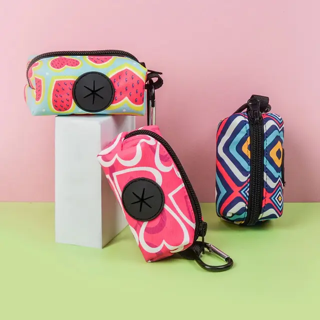 Cute Design Pet Poop Bag Holder Dispenser Without Poop Bag And Leashes Can Attached With Any Dog Leashes For Valentine's Day Cute Design Pet Poop Bag Holder Dispenser Without Poop Bag And Leashes Can Attached With Any Dog Leashes For Valentine's Day