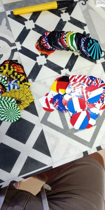 Ailettes de Fléchettes Standard – Lot de 30/48/60 Flights Motifs Variés en PVC photo review