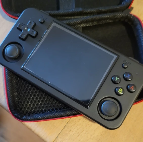 ANBERNIC RG35XX H photo review