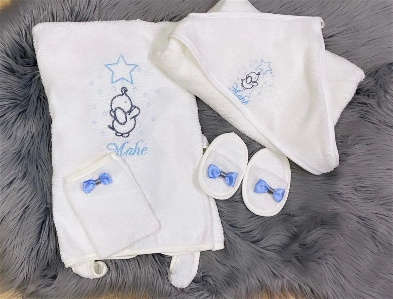 Elephant Embroidered and Name Embroidered Bathrobe Set