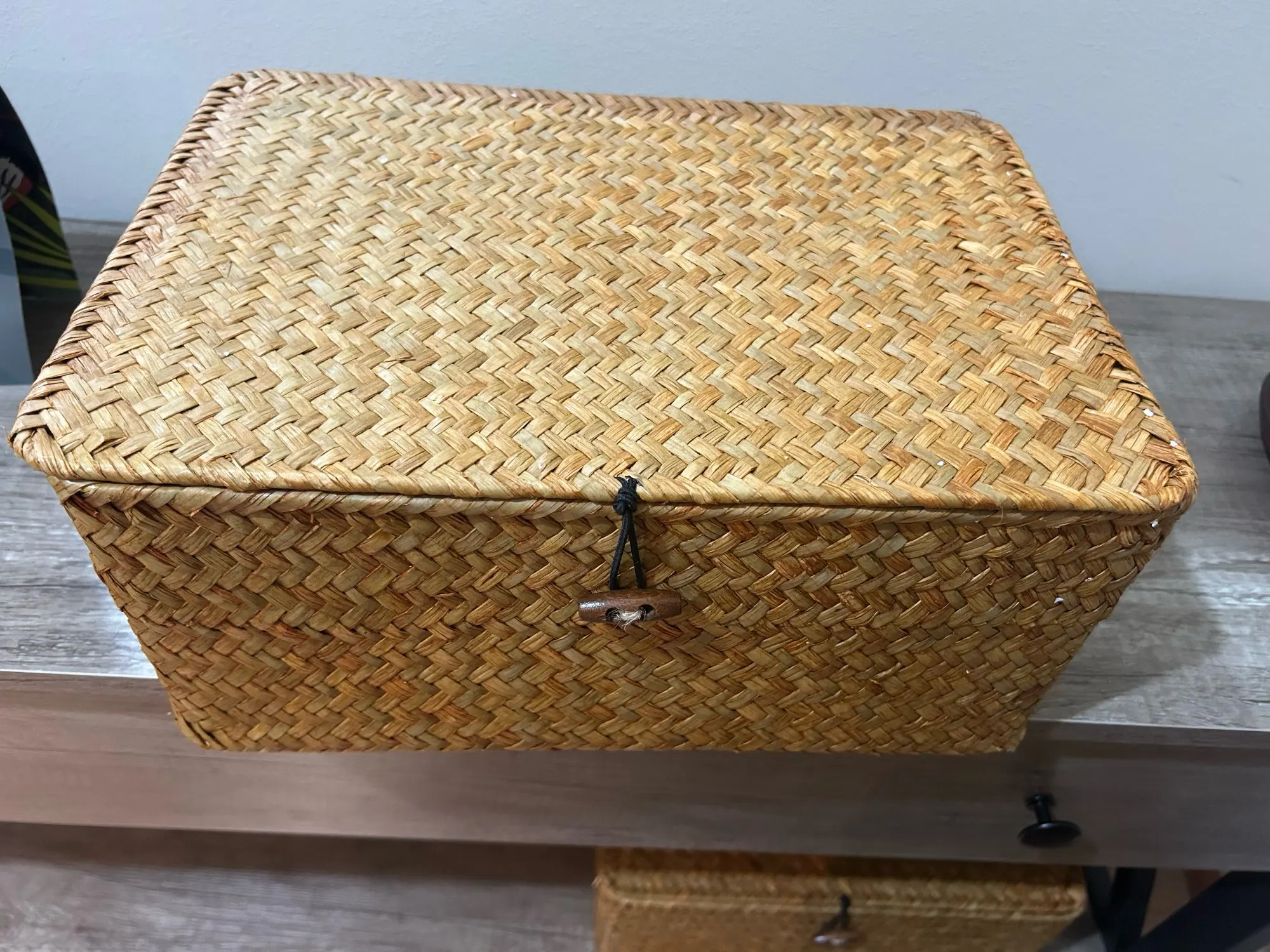 Handmade Seagrass Woven Storage Box Seaweed Storage Finishing Basket with Lid Sundry Bath Cosmetic Towel Container mx01161829 photo review
