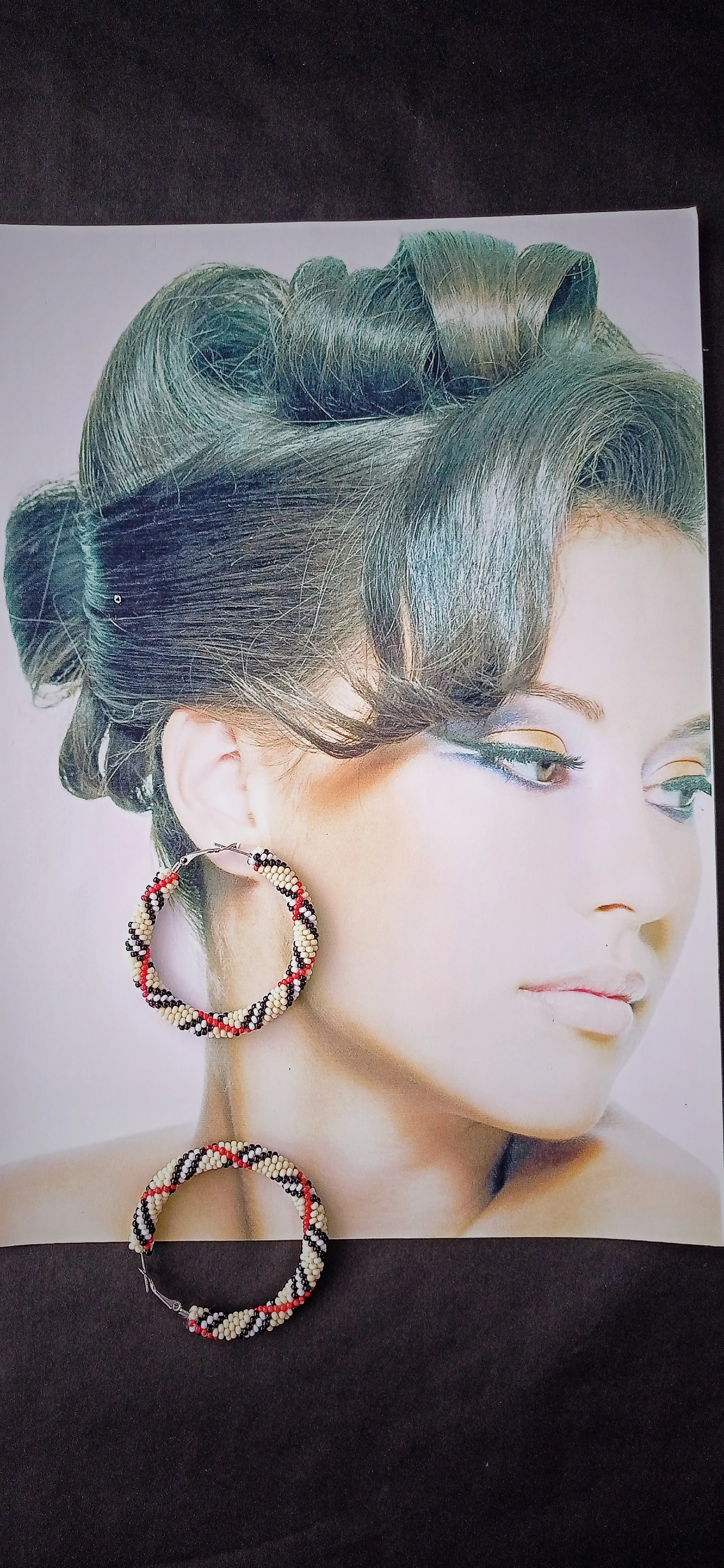 Рисунок 6 - Серьги Burberry