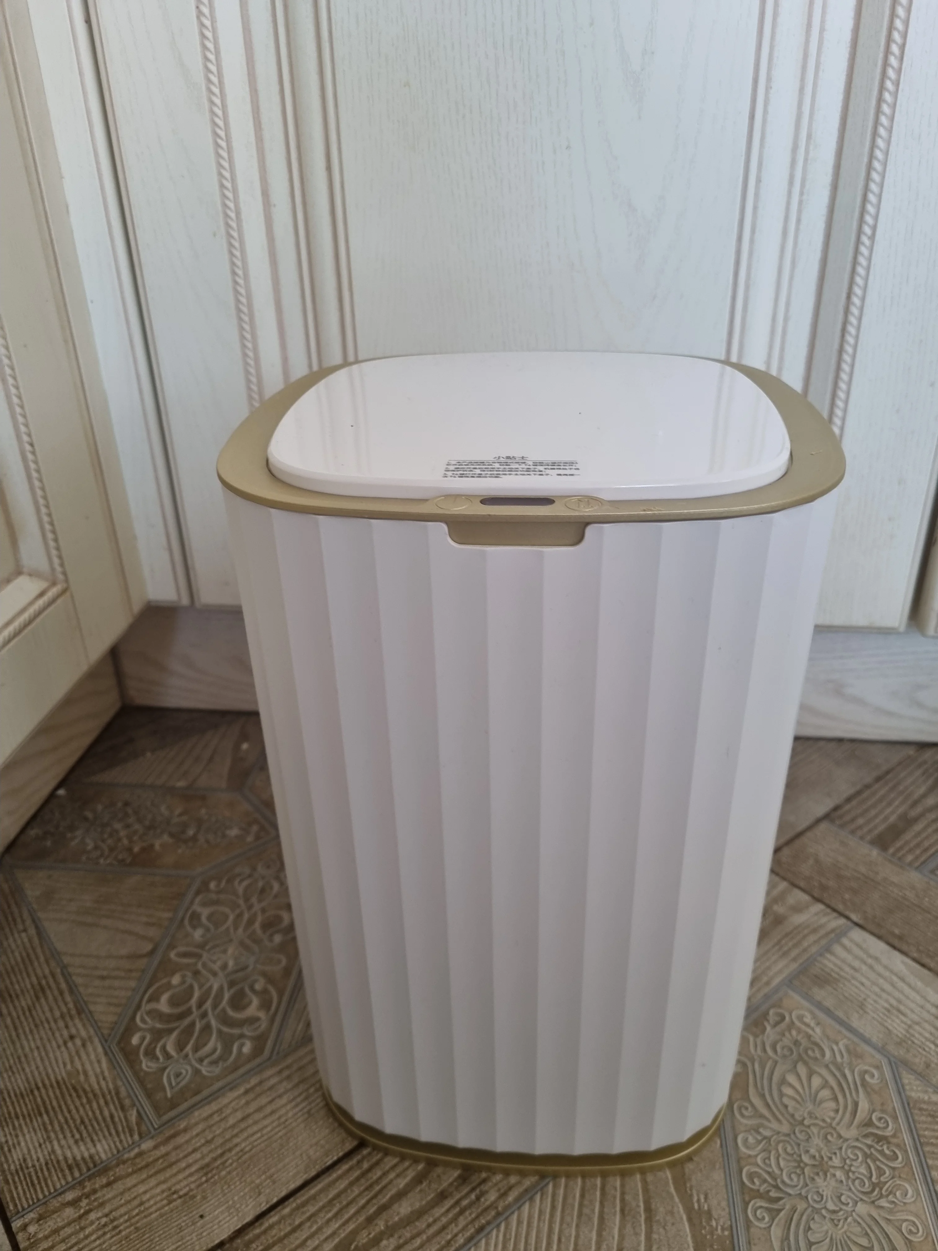 Smart Sensor Garbage Bin - Automatic Induction with Lid and Waterproof Design - Available in 10L/15L photo review