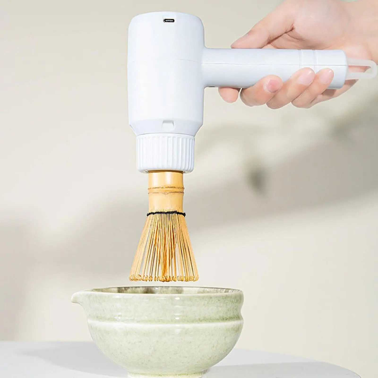 فرشاة ماتشا كهربائية محمولة بثلاث سرعات، أداة خفق...