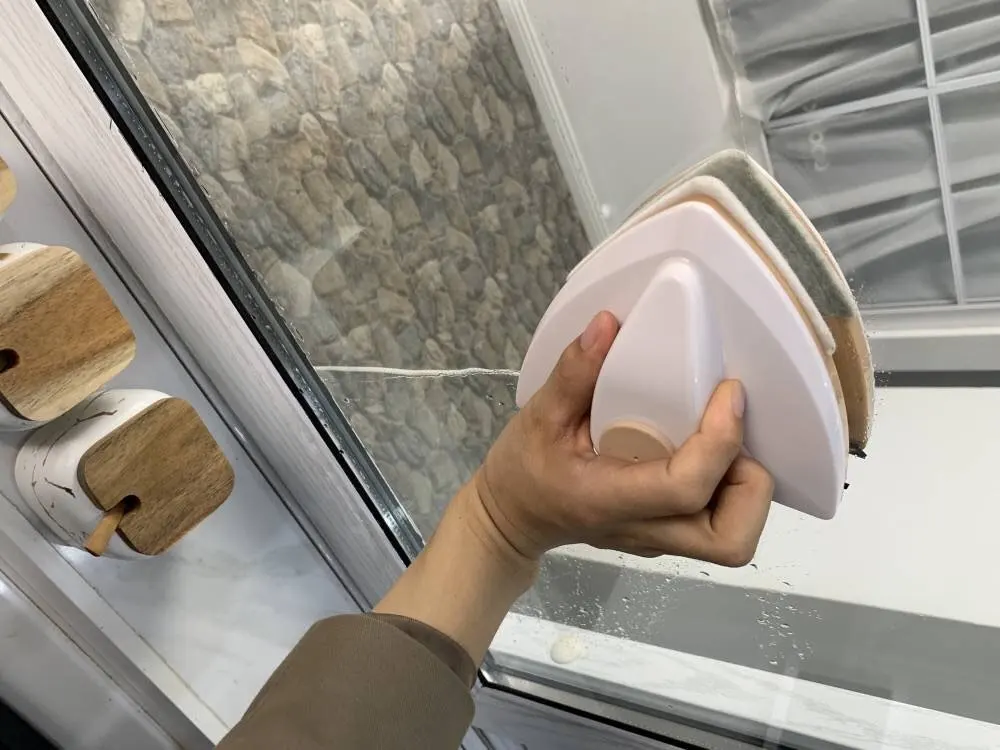 Attachment image review on Androf Mirror Cleaner