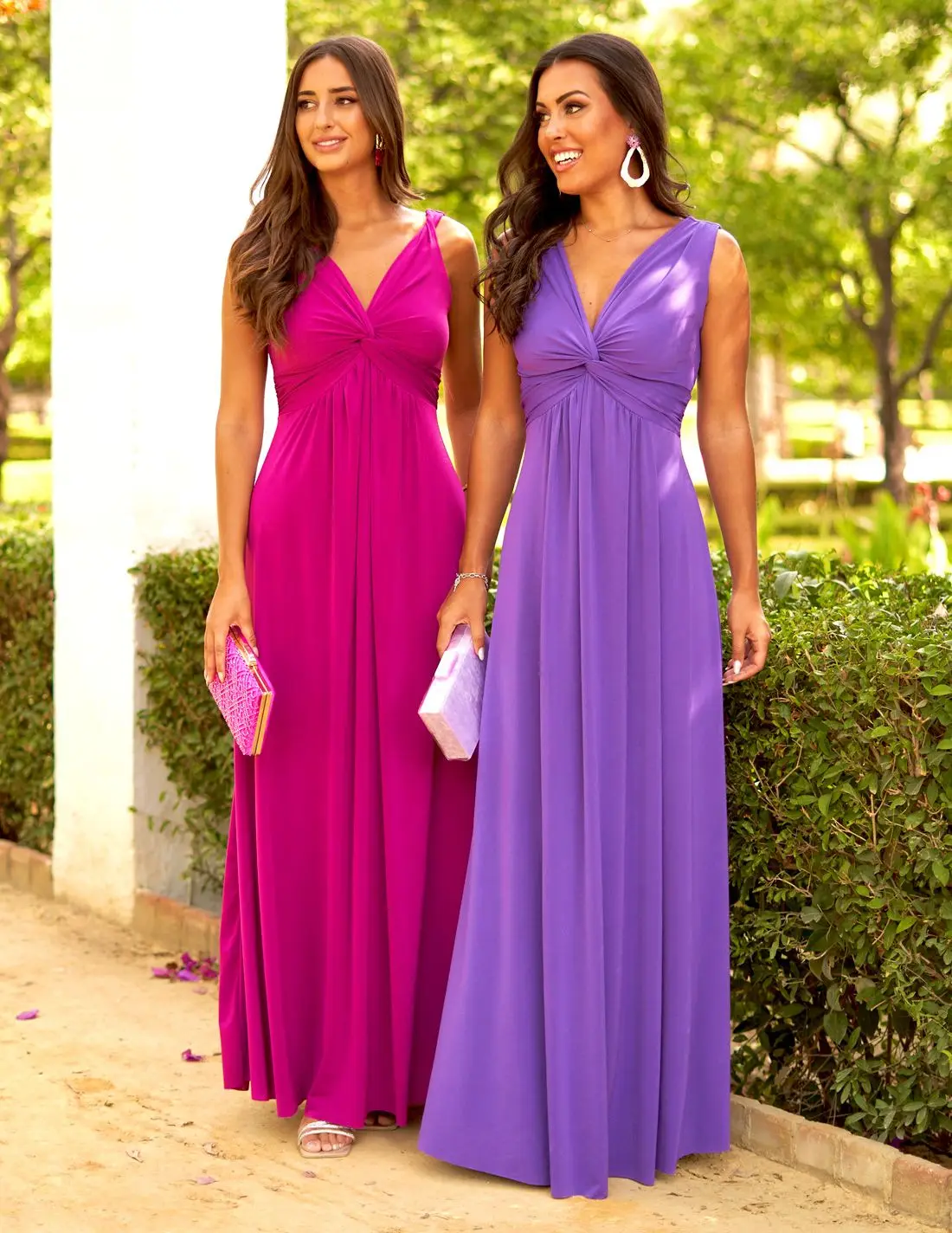 

Elegant V Neck Chiffon Bridesmaid Dresses With Pleat sleeveless A Line Wedding Guest Party Prom Dress Long Formal Evening Gown