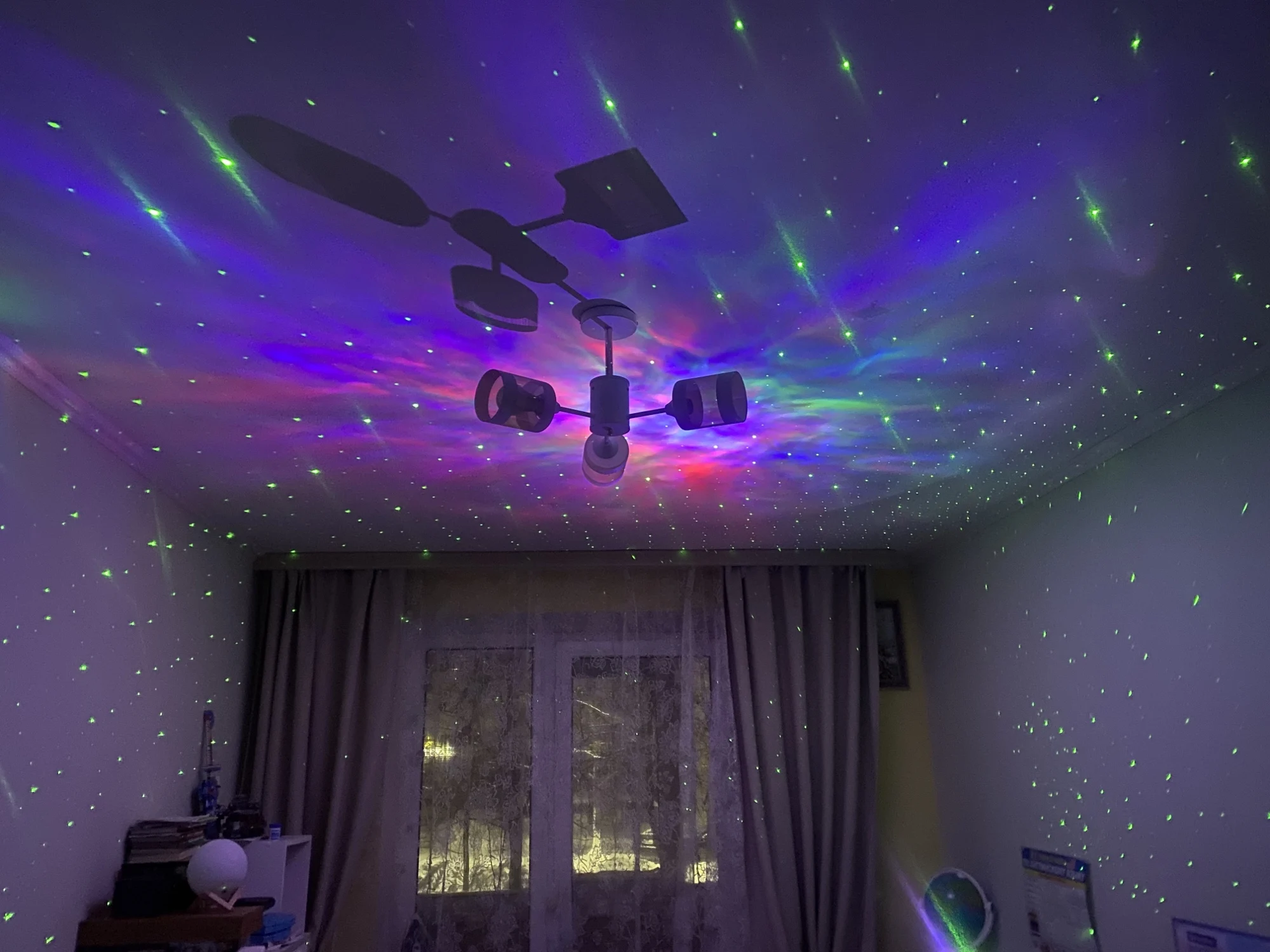 CosmoRora Astronaut Projector photo review