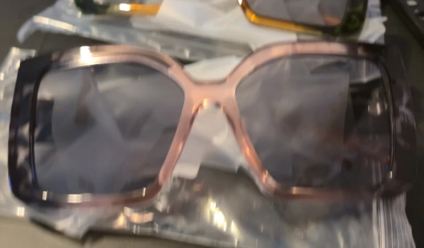 Oversized Square Gradient Sunglasses - Tortoiseshell Fashion Eyewear photo review