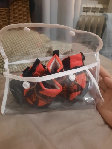 Warm Paws: Reflective Non-slip Dog Shoes for Winter Adventures (4pcs) photo review