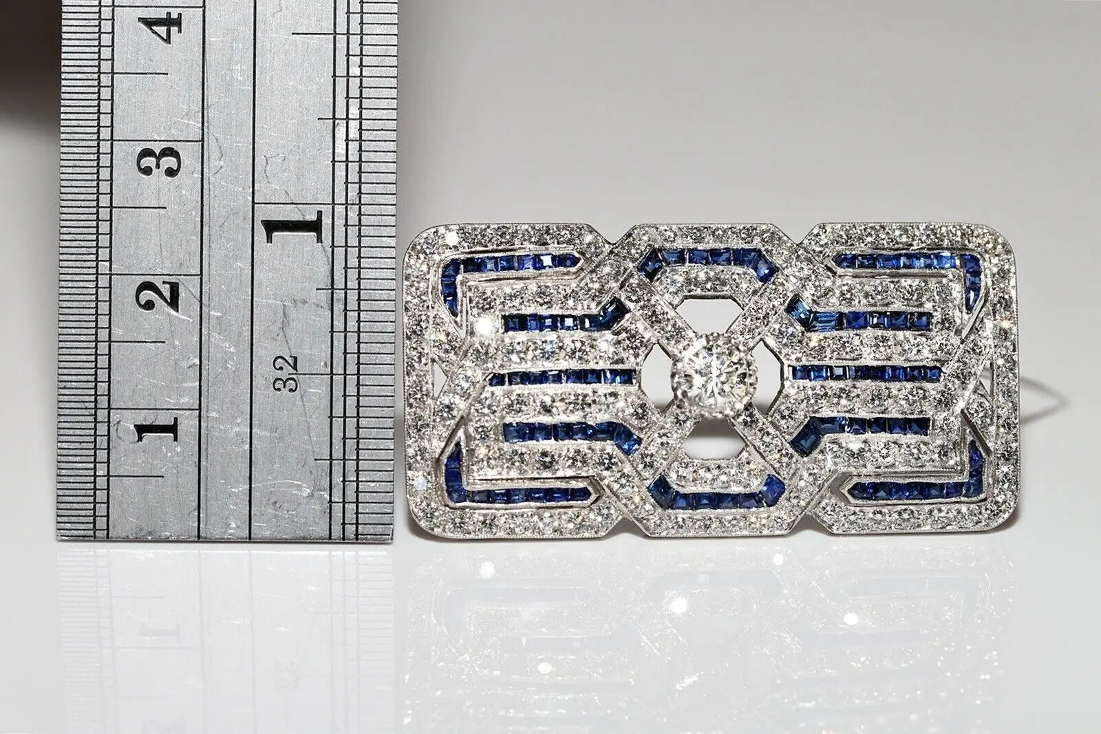 Рисунок 6 - Винтажный стиль арт-деко платина