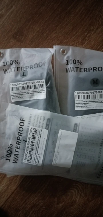 Wasserdichte Outdoor-Socken – Atmungsaktiv und Warm für Wandern, Camping, Skifahren & mehr photo review