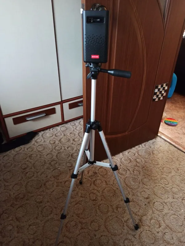 Portable Home Theater Mini 3D Projector 4K Display photo review