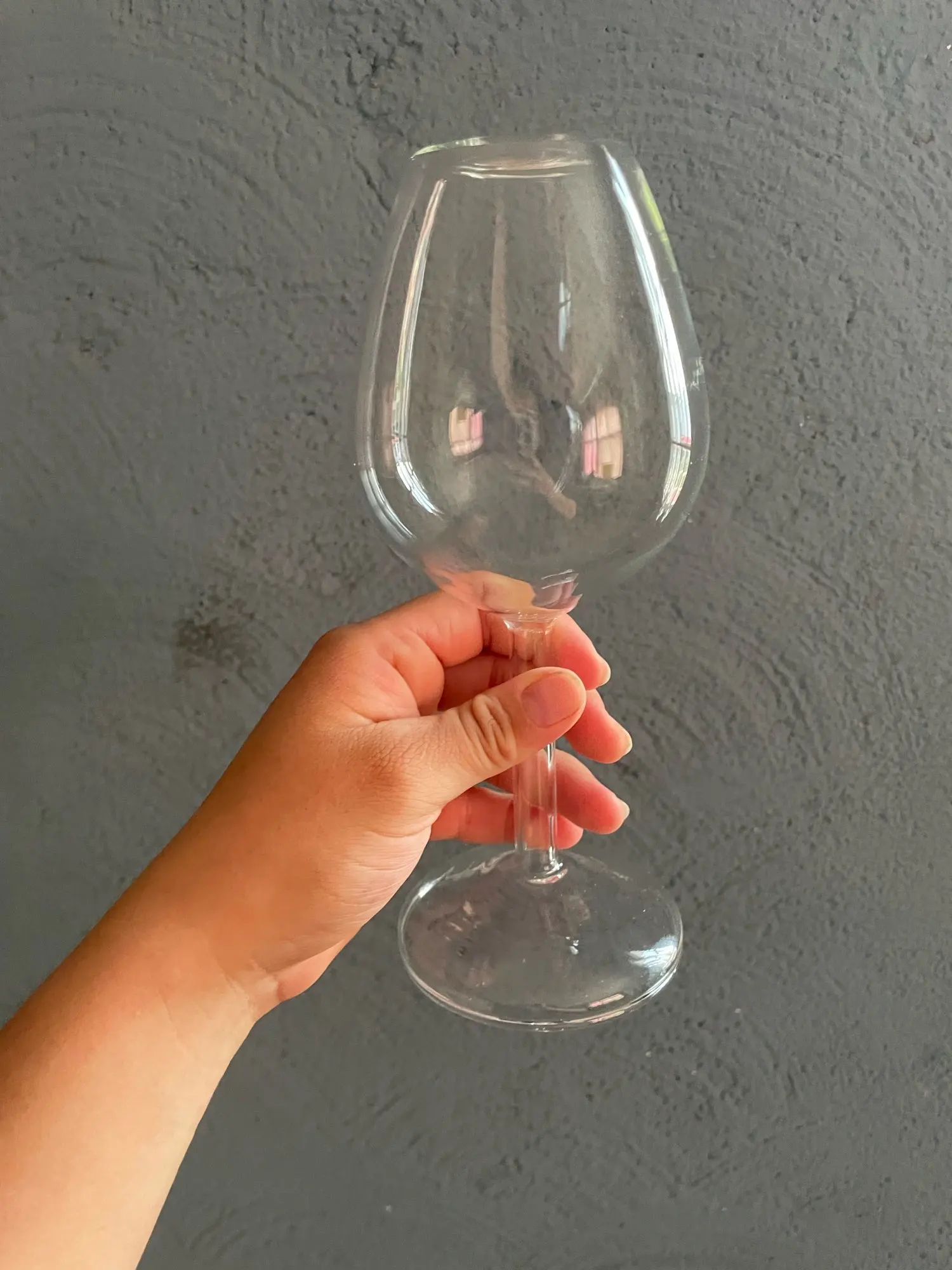 Unique 1pc 13.5oz Inverted Wine Glass,Ideal for Spirits & Cocktails, Home Bar and Restaurant ,Enhance Your Beverage Experience photo review