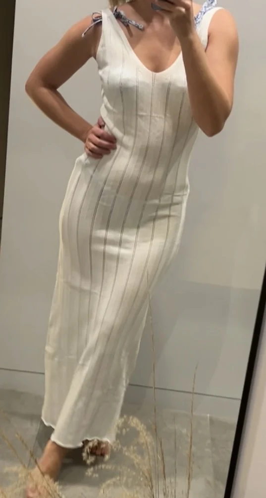 Backless Knit Maxi Dress for Women - Elegant V-Neck Style photo review