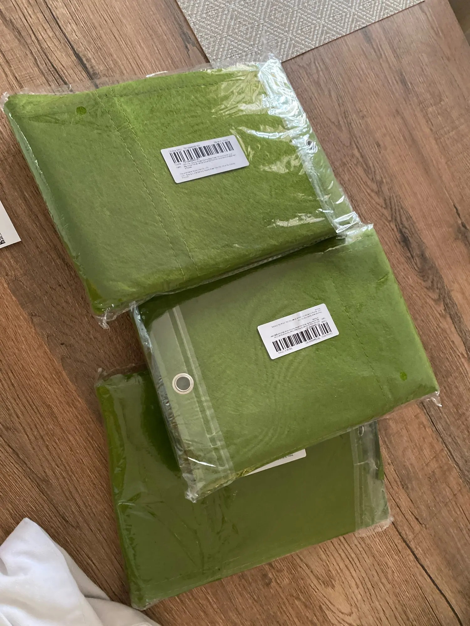 Future Garden - Wandbepfanzung mit bis zu 81 Pflanzplätzen aus hochwertigem Kunststoff Flies-Material