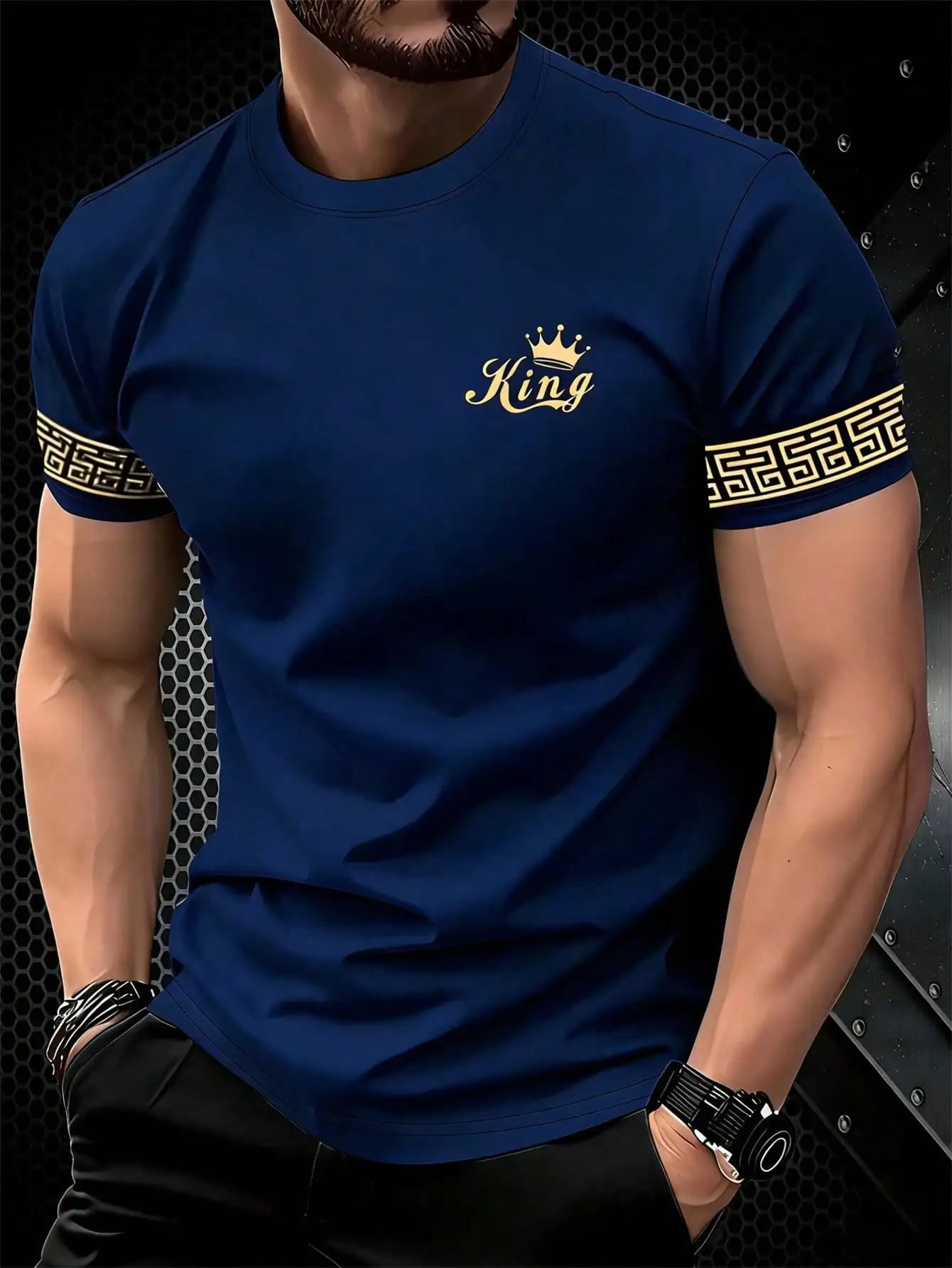 T-shirt pour homme, t-shirt décontracté noir et doré pour homme, imprimé avec le motif « King » couronne + bras, vêtements de luxe léger, personnalité 1