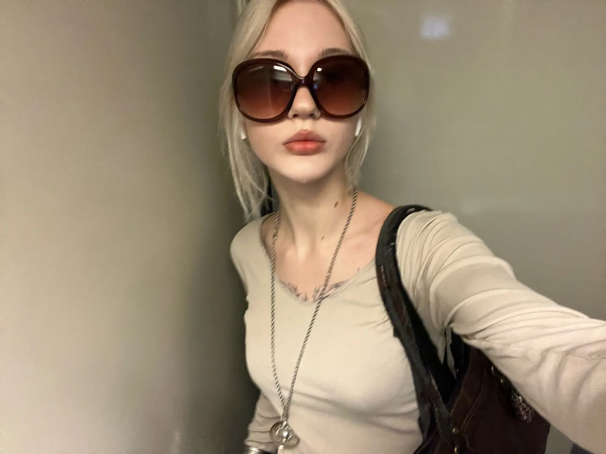 Retro Oval Sunglasses - Classic Women's Fashion Eyewear photo review