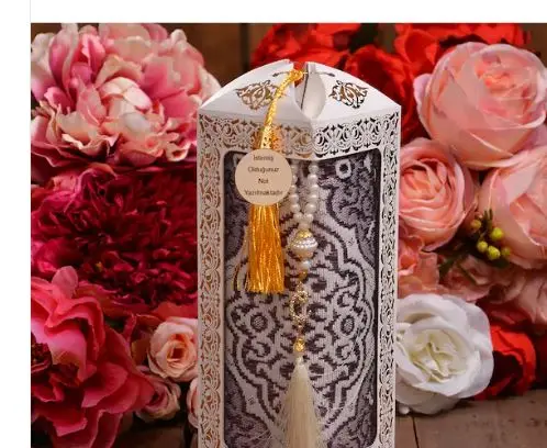 

Prayer Rug Set With Cream Color Rosary, Pearl Rosary In A Prayer Box