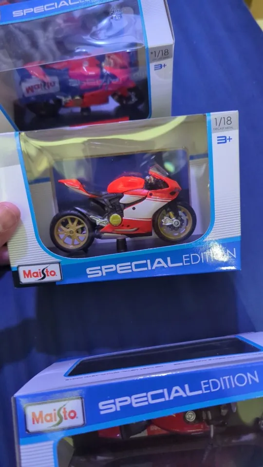 Maisto Ducati Panigale V4 S Corse 1:18 Scale Alloy Motorcycle Diecast Model Collectible Grade Gift Toy photo review