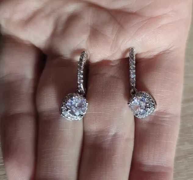 2CT Moissanite Huggie Hoop Earring photo review