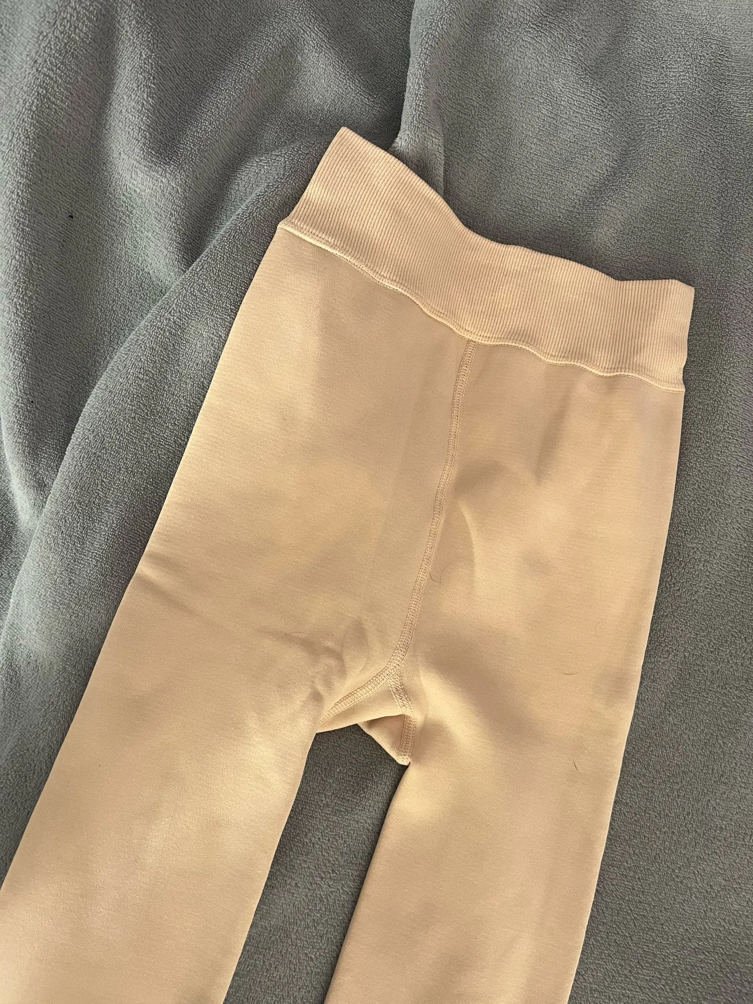 Fleece-gefütterte Strumpfhosen für stilvolle Wärme im Winter photo review