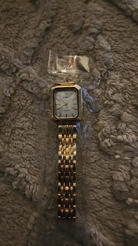 Women's 32mm Square Quartz Watch photo review