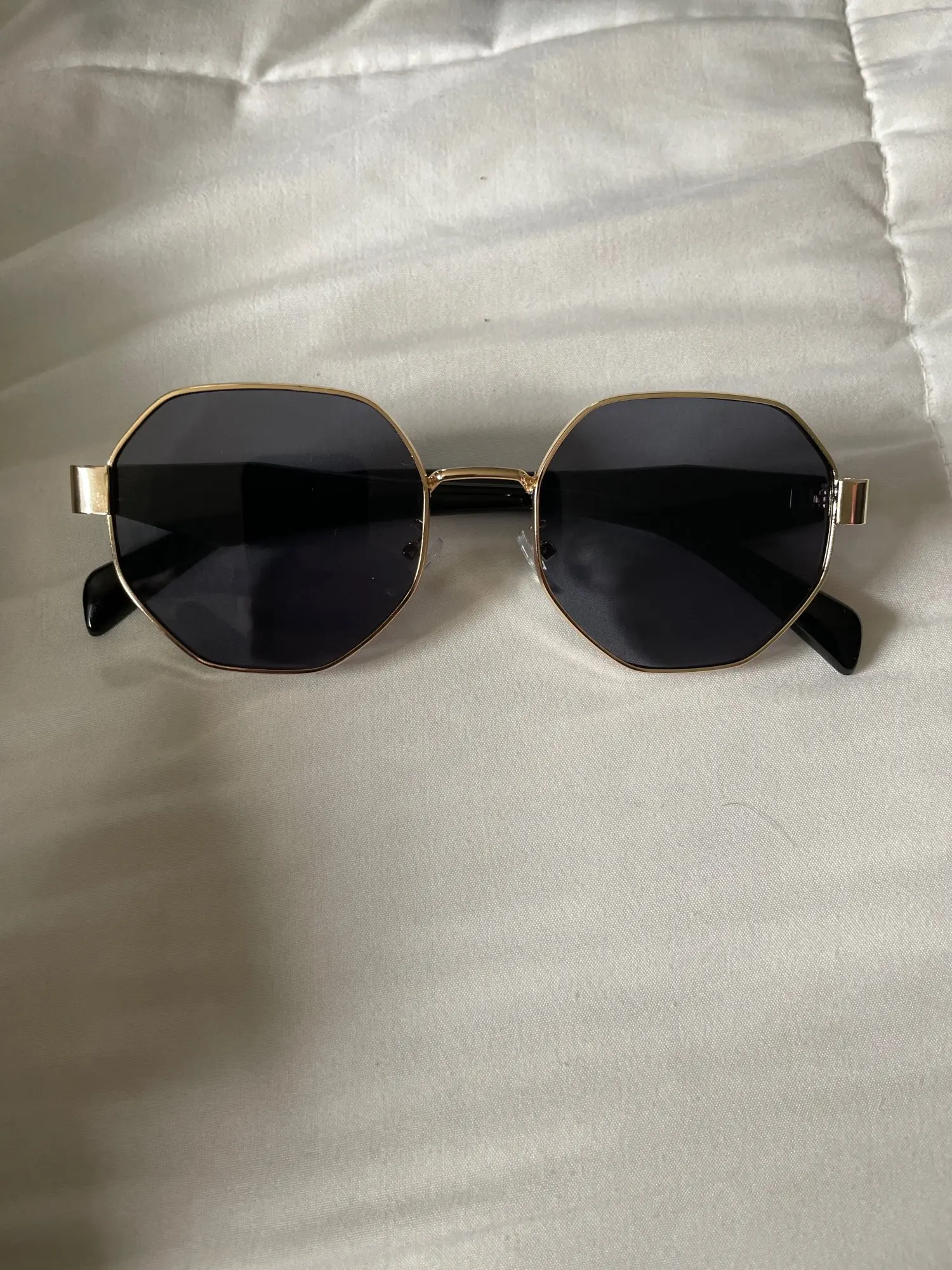 Retro Polygonal Metal Frame Sunglasses photo review