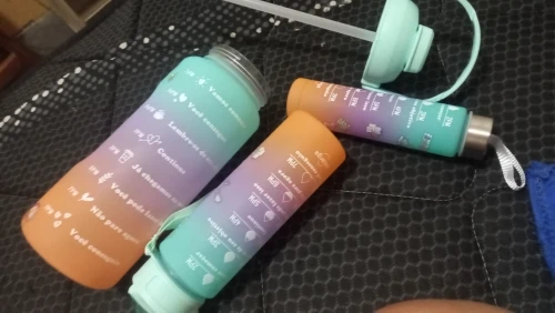 Kit da Garrafa de Água Squeeze Motivacional Com Adesivos 300ML+900ML+2000ML photo review