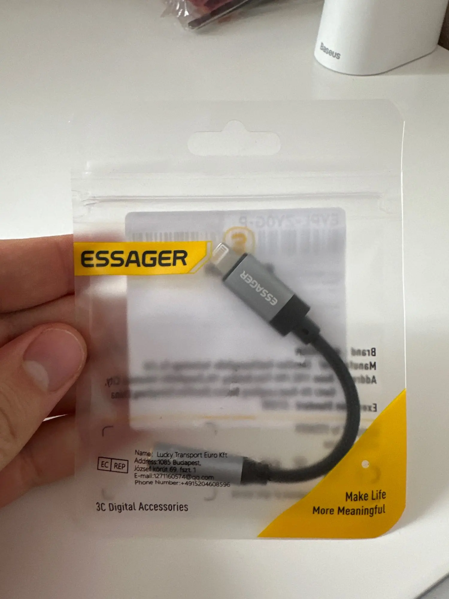 Essager Lightning to 3.5mm Audio Jack Adapter For iPhone photo review