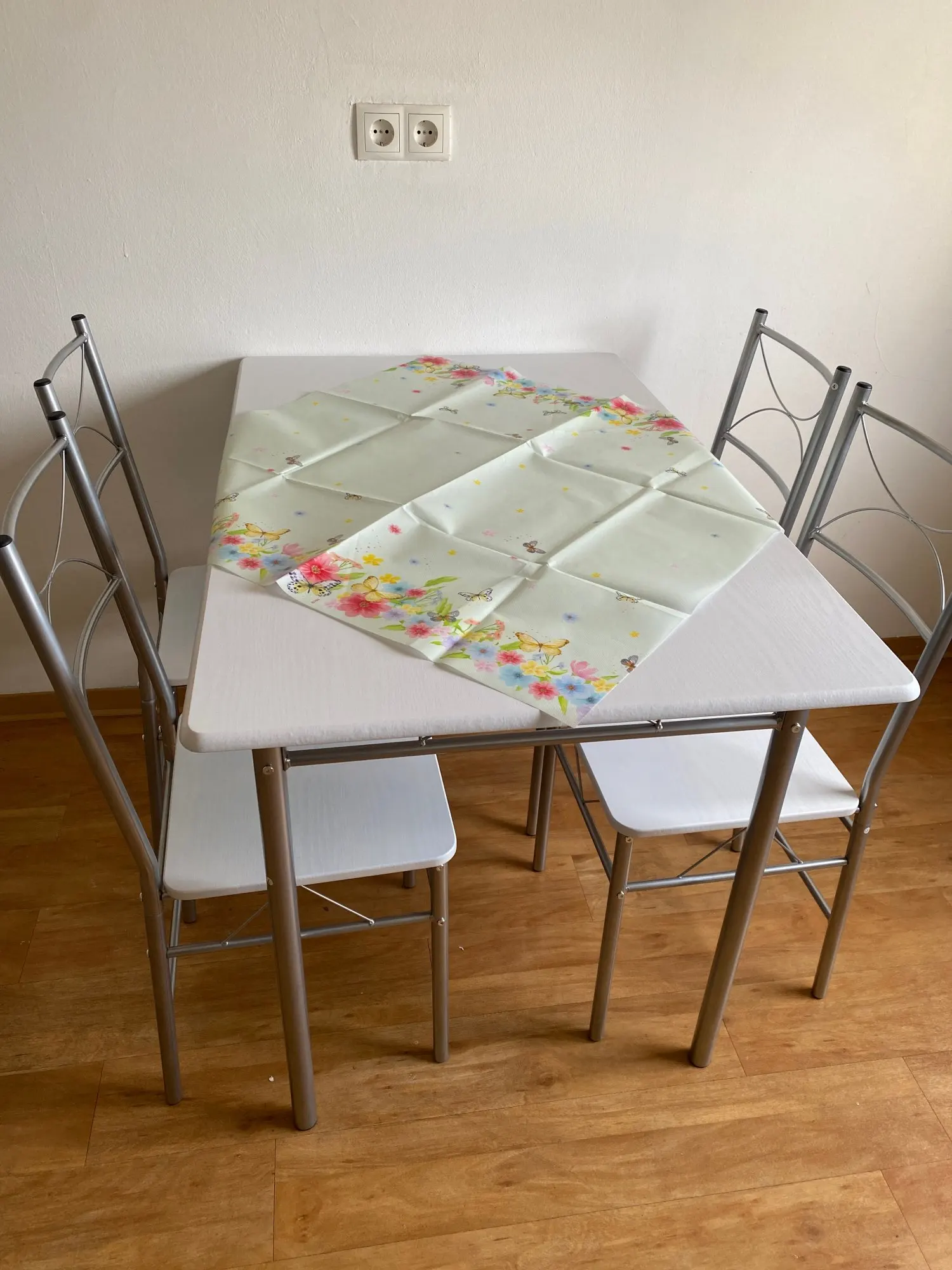 Esszimmer-Set, Esstisch mit 4 Stühlen für 4-Sitzer, Metallrahmen, Küchentisch, rechteckiger Restauranttisch, Esszimmermöbel photo review