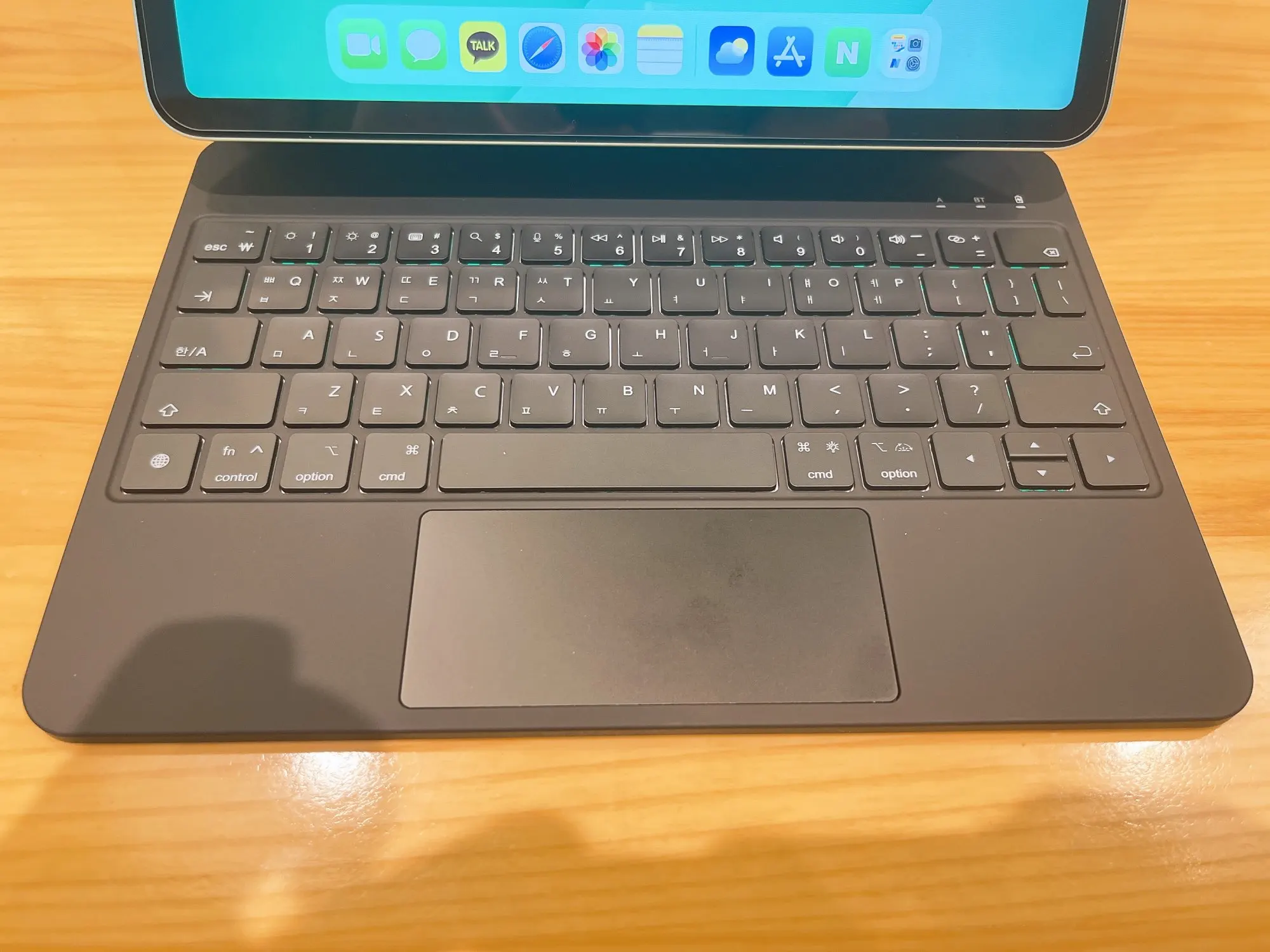 Backlight Keyboard for iPad photo review