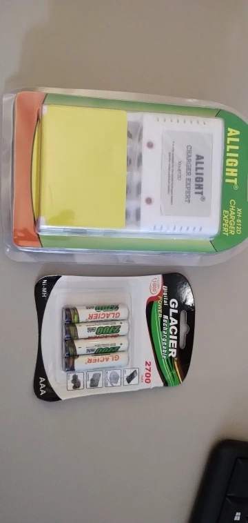 Kit Carregador De Pilhas E Pilhas Recarregáveis AA AAA - Neverdie Store photo review