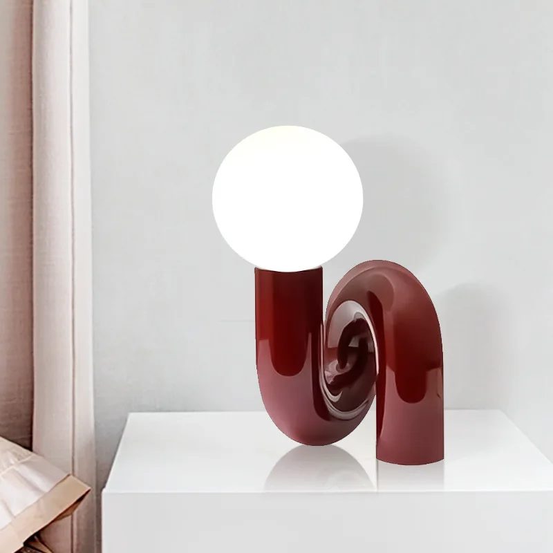 Nordic Desk Lamp Minimalist Creative Glass Lamp Hotel Children's Room Bedroom Living Room Study Decoration Lamp