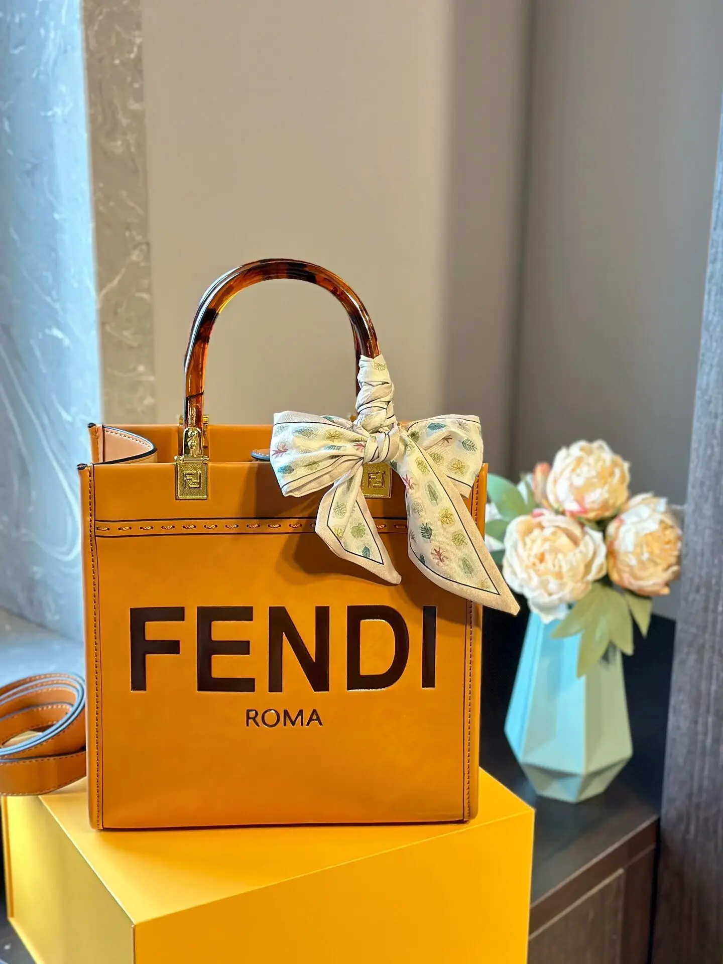 Fendi Totes copy 1:1 2024 New Women display picture 1