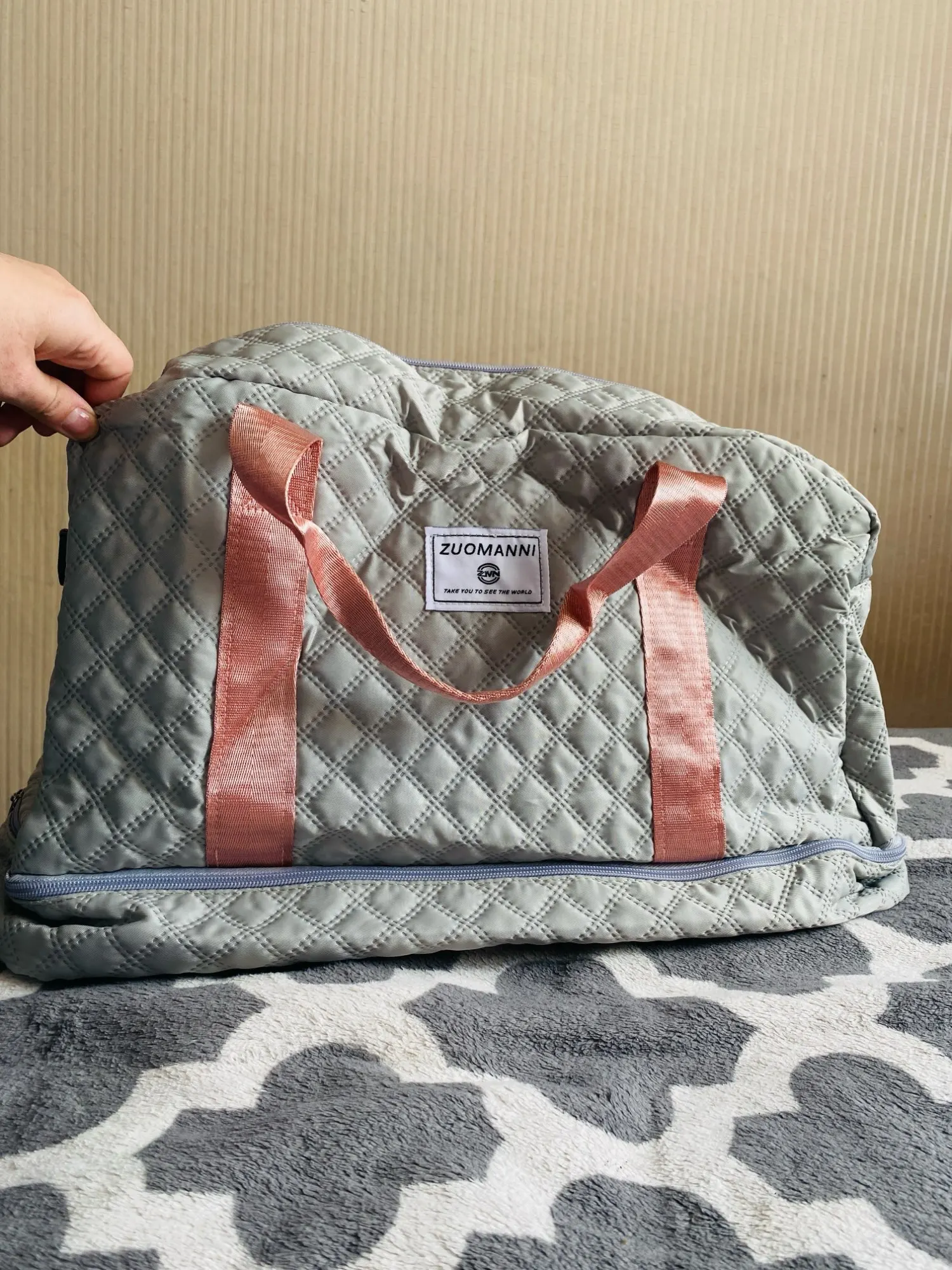 Sac de Voyage Léger Pliable 40L – Fourre-Tout de Sport et Week-End avec Bandoulière Réglable – Sac de Nuit Cabine Homme/Femme photo review