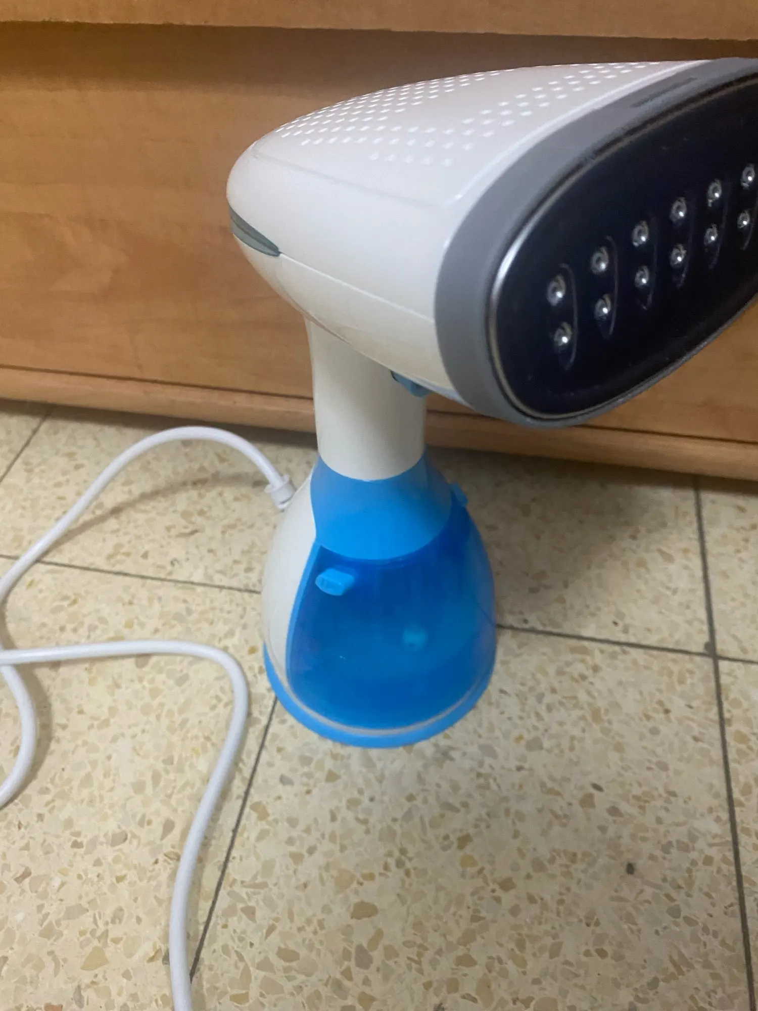 saengQ Handheld Garment Steamer 1500W Electric Household Fabric Steam Iron 280ml Portable Vertical Fast-Heat photo review