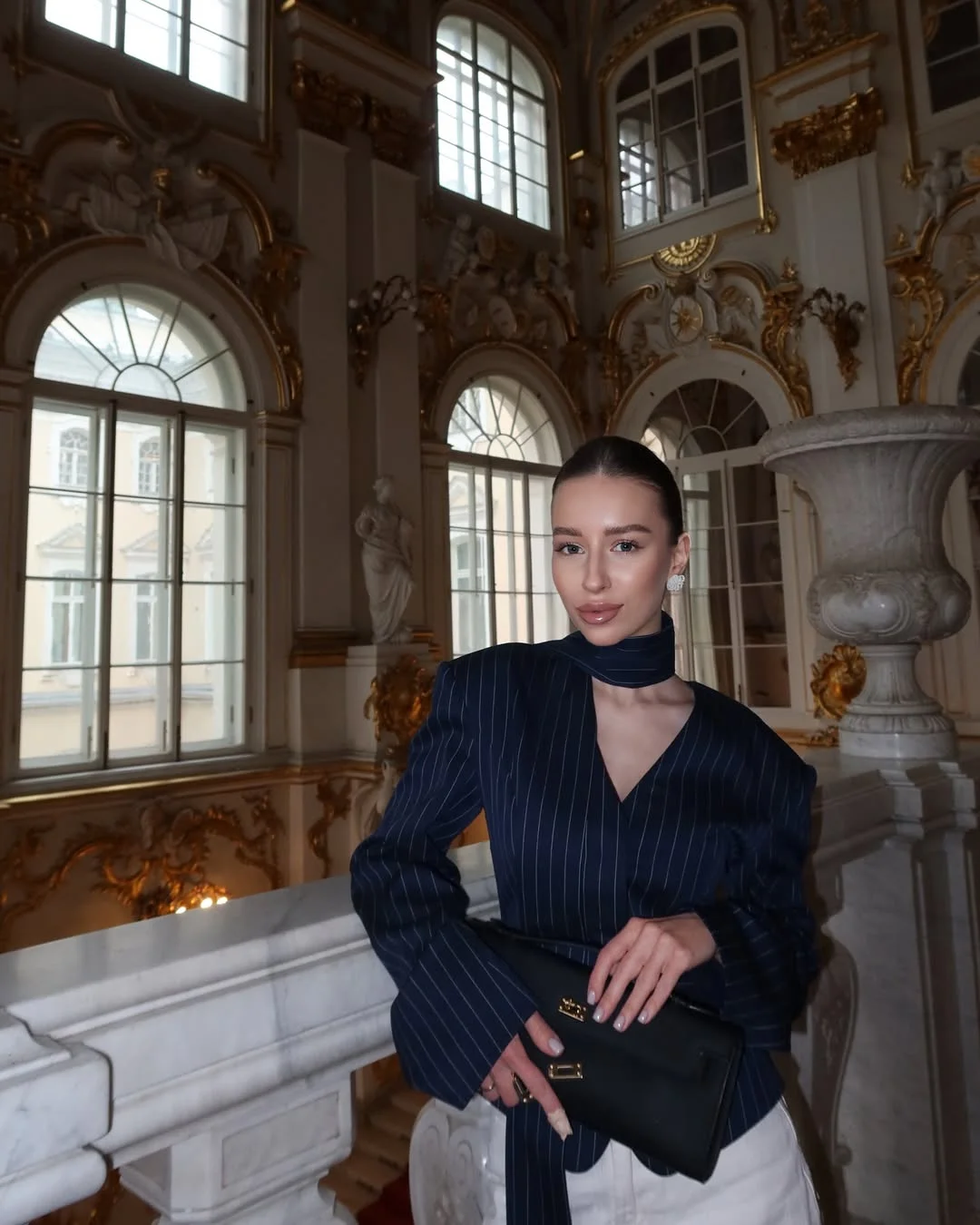 Chic 3-Piece Women's Dress Set with V-Neck Blazer & Skirt photo review