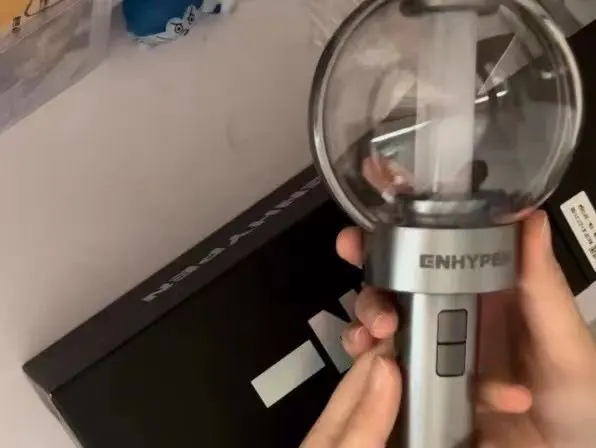ENHYPEN Lightstick With Bluetooth photo review