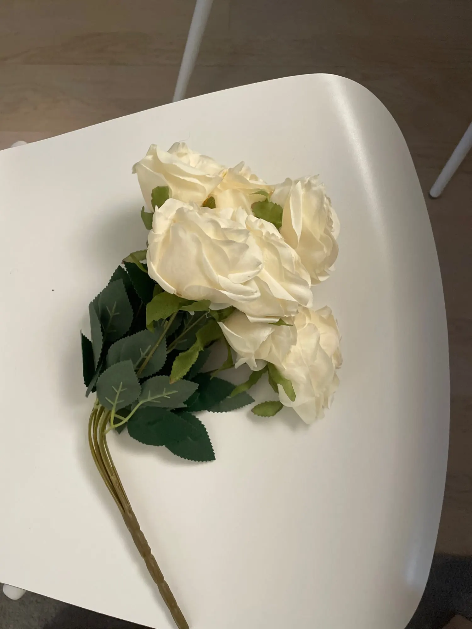 9Head Artificial Pink Rose Bouquet Flower Wedding Bridal Photography Props Home Garden Decoration Simulation Silk Rose Bouquet photo review