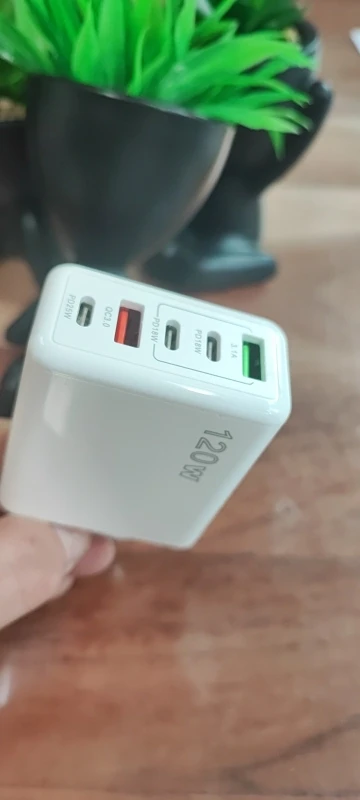 120W Multi Ports USB Charger Fast Charging Type C Mobile Phone Charger photo review