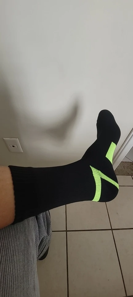 Wasserdichte Outdoor-Socken – Atmungsaktiv und Warm für Wandern, Camping, Skifahren & mehr photo review